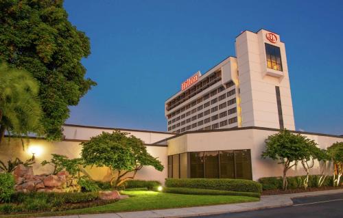 Carver City - Lincoln Gardens Hotel | Hilton Tampa Airport Westshore