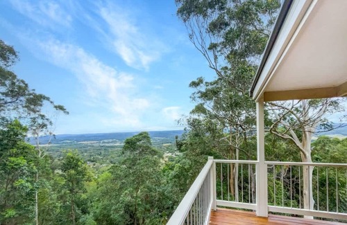 Ninderry House | Hinterland Tranquil Escape with Beautiful Views