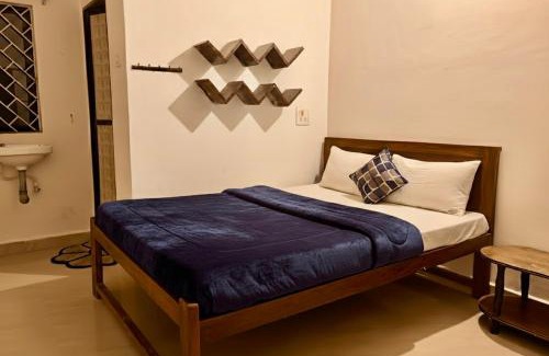 Arambol House | Hippy Trail Guest House and Dorms