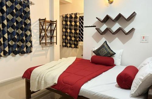 Arambol House | Hippy Trail Guest House and Dorms