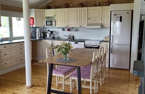 Pudasjarvi Ski Chalet | Hirsimökki harjulla