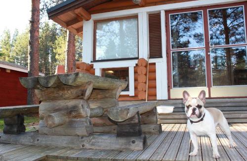 Karijoki Resort | Hirsimökki ja makuuaitta