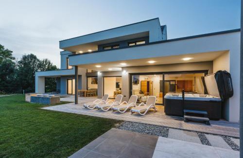 Brezice Villa | HIRUNDO- villa with saunas and hot tub