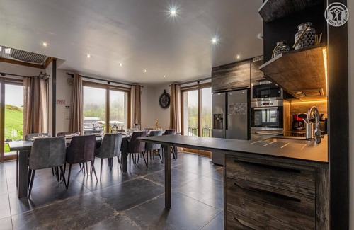 Praranger House | Hislianie - LES Belleville