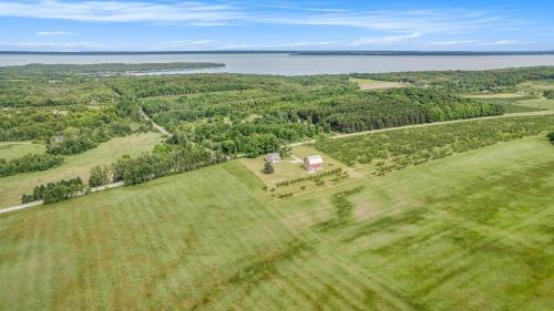 Northport House | Historic 5BDR Orchard Home in Putnam Farm ➠ 4967