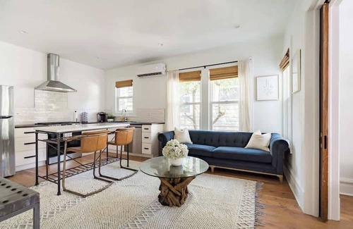Uptown Apartment | Historic 6BR Walk to NW Shops Sleeps 12