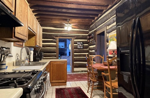 Alpine Lake Apartment | Historic Alpine Lakeside Manor