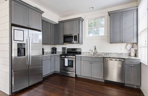 Westside House | Historic Charleston Single w/Private Outdoor Space