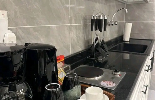 Quartier Hassan Apartment | Historic Charm: 1-Bedroom Apartment with Stylish Salon in Hassan, Rabat