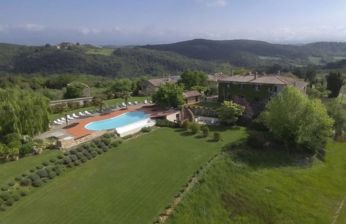 Vescovado Villa | Historic Holding with wonderful swimming pool near Siena, Tuscany, Italy