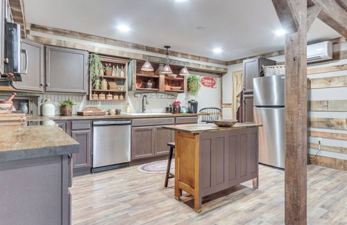 Dry Run House | Historic Home w/Mountain Views in Dry Run