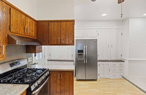 Geneva House | Historic/Modern | .5 Mi Geneva and Seneca Lake