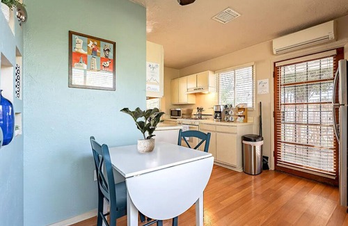 Blenman-Elm Cottage | Historic Retro Modern Guesthouse + 1BA Tucson Retreat - Low Summer Rates! 🏡