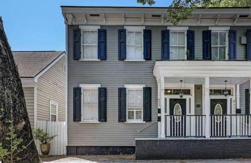 Beach Institute Apartment | Historic Savannah Gold Private Condo with Pool - 2bed, 1&half bath, Sleeps 6, 1st Floor, 15 Min Walk To Historic Savannah Center And All Attractions