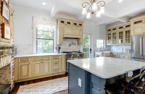 Savannah Victorian District House | Historic Savannah Home: 2 Blocks to Forsyth Park!