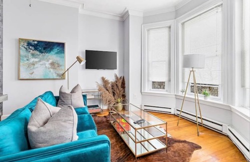 Ward Two Condo | Historic Somerville Cambridge 1 Bed, Inman Square
