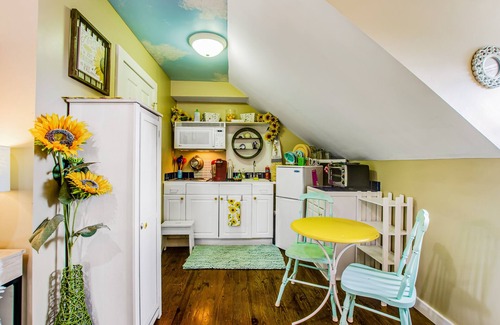 Beach Institute Apartment | Historic studio with kitchenette & easy parking - near dining & walk to downtown