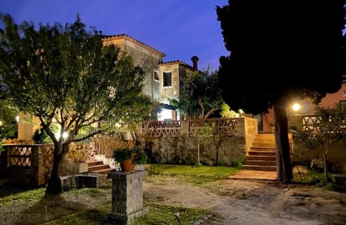 Premia de Dalt Villa | Historic villa near Barcelona with sea views