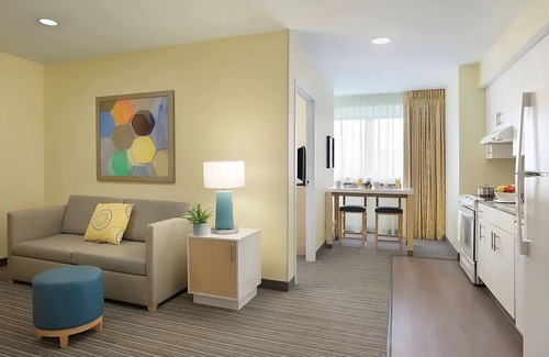 Central Business District Resort | History Break! Spacious Downtown Base, Perfect Locale for French Quarter