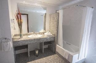 Ses Cadenes Hotel | HM Ayron Park - Adults Only