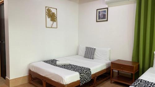 Daanbantayan House | HMC Guesthouse - Malapascua Island Air-conditioned Room #2