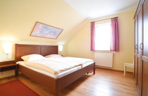 Niederberndorf House | Hof Köhne - Haus Feldscheune links