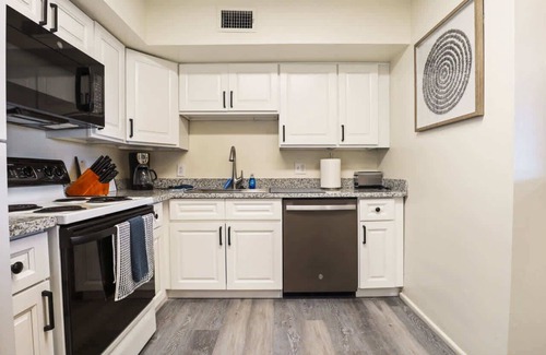 Lubbock Apartment | Hoff Gardens 38 - 1BR/1BA - Downtown Lubbock