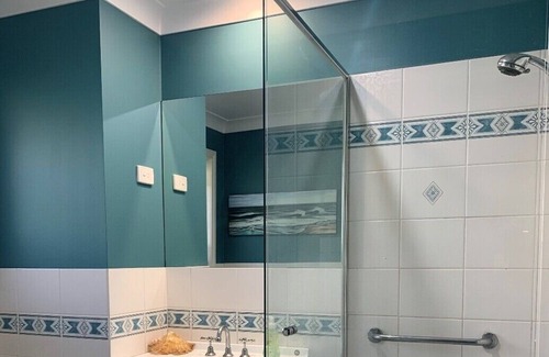 Merewether House | Hoggy's @ Merewether Beach - Close to Everything