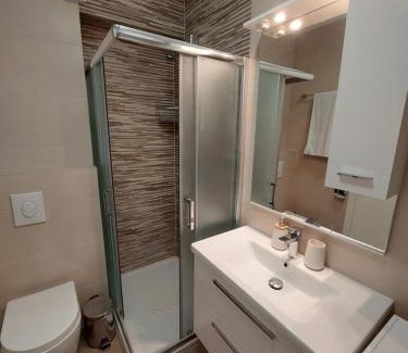 Zelenka Apartment | Hola Apartment