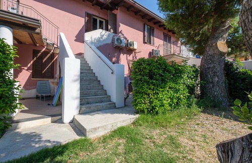 Barcellona Pozzo di Gotto House | Holiday Home 'Josephine' with Sea View, Balcony & A/C