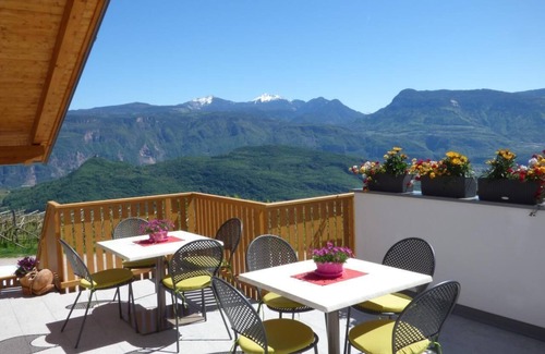 Castelvecchio Alto Apartment | Holiday apartment Kaltern an der Weinstraße for 4 - 6 persons with 3 bedrooms - Holiday apartment