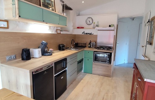 Saint-Martin-le-Superieur House | Holiday Home 'La Laiterie' with Shared Pool, Balcony and Wi-Fi