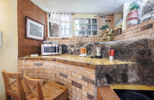 El Guincho House | Holiday Apartment "Casa Amparo" with Terrace, Ocean View, Whirlpool & Wi-Fi