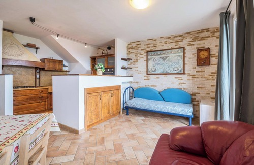 Toscolano Maderno Apartment | Holiday Apartment Al Agave Sotto with Mountain View, Lake View, Wi-Fi & Balcony