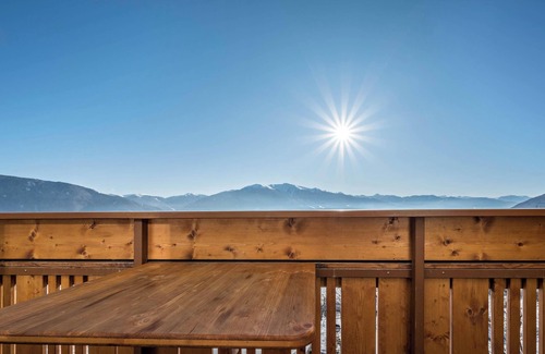Spinga Apartment | Holiday Apartment “Dolomitenblick” with Mountain Views, Wi-Fi, Terrace & Garden