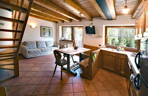 Villanova Apartment | Holiday Apartment "Nica Home Sorapis" with Mountain View, Shared Garden & Wi-Fi