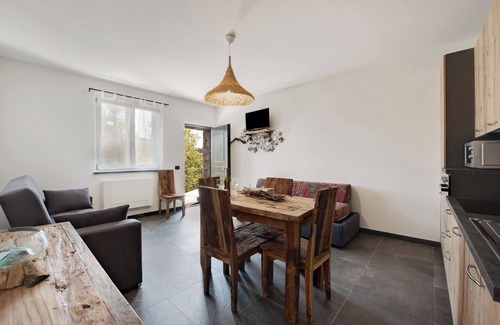 Casarza Ligure Apartment | Holiday Apartment "Villa Lice - Coronata" with Mountain View, Shared Pool & Wi-Fi