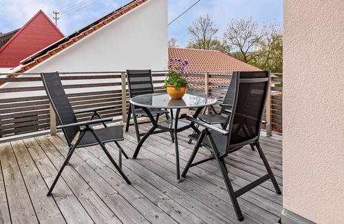 Gemarkung Tieringen Apartment | Holiday Apartment "Apfelkiste" with Balcony & Wi-Fi