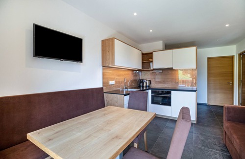 Proves Apartment | Holiday Apartment "Bachwiesl Hof Apt Gonn" with Mountain View, Balcony & Wi-Fi