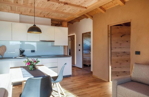 Senale San Felice Apartment | Holiday Apartment "Brugghof Lärche" with Mountain View, Garden, Balcony & Wi-Fi