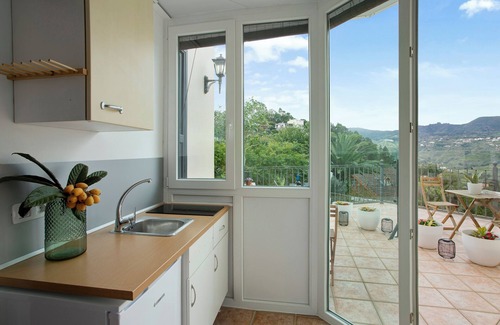 Teror Apartment | Holiday Apartment "Carmelo Y Carmela 3" with Mountain View, Private Terrace & Wi-Fi