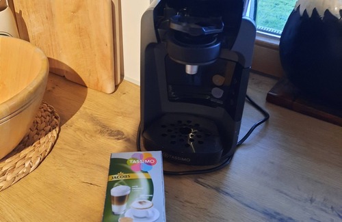 Burgberg Apartment | Holiday Apartment 'Chaletwohnung Alpenglück' with Private Terrace, Private Garden and Wi-Fi