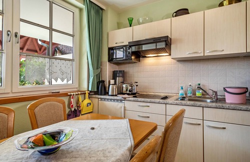 Kressbronn Apartment | Holiday Apartment "Claudis Seeland" with Private Terrace & Wi-Fi