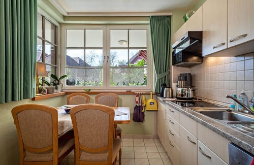 Kressbronn Apartment | Holiday Apartment "Claudis Seeland" with Private Terrace & Wi-Fi