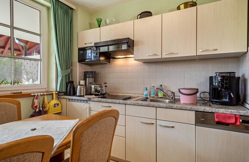 Kressbronn Apartment | Holiday Apartment "Claudis Seeland" with Private Terrace & Wi-Fi