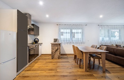 Bad Duerrheim Apartment | Holiday Apartment 'City Villa Bad Dürrheim - Maisonette' with Balcony and Wi-Fi
