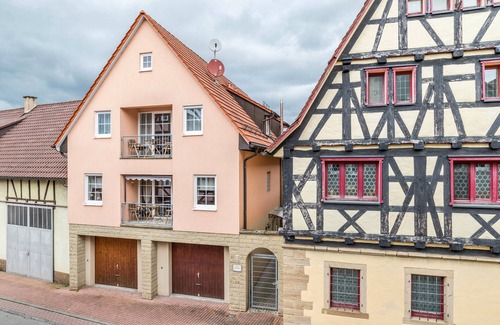 Oberderdingen Apartment | Holiday Apartment "Aposto Apartment 3" with Balcony and Wi-Fi
