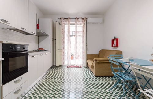 Kalsa Apartment | Holiday Apartment "Dorotea" with Private Terrace, A/C & Wi-Fi