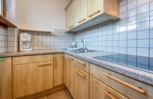 Valle San Silvestro Apartment | Holiday Apartment "Haus zur Vogelweide App 2" with Mountain View, Balconies & Wi-Fi