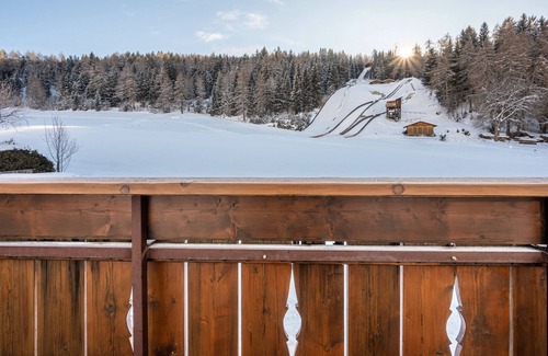 Valle San Silvestro Apartment | Holiday Apartment "Haus zur Vogelweide App 2" with Mountain View, Balconies & Wi-Fi